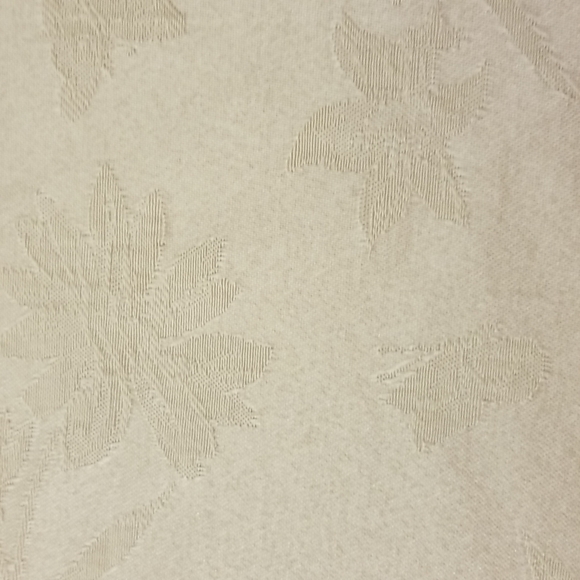 Satin Brocade Tablecloth - Picture 4 of 10